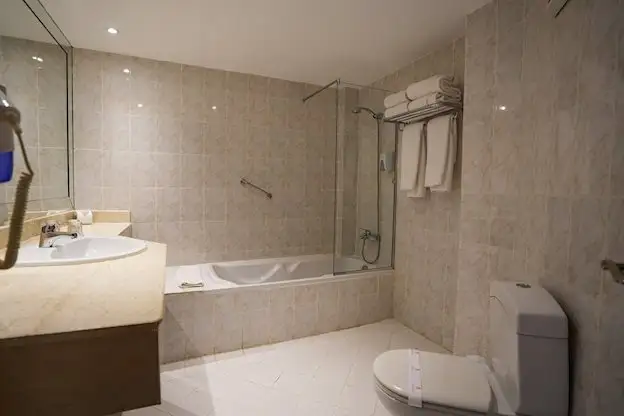 Blue Reef Resort in Marsa Alam een van de badkamers in de slaapkamers