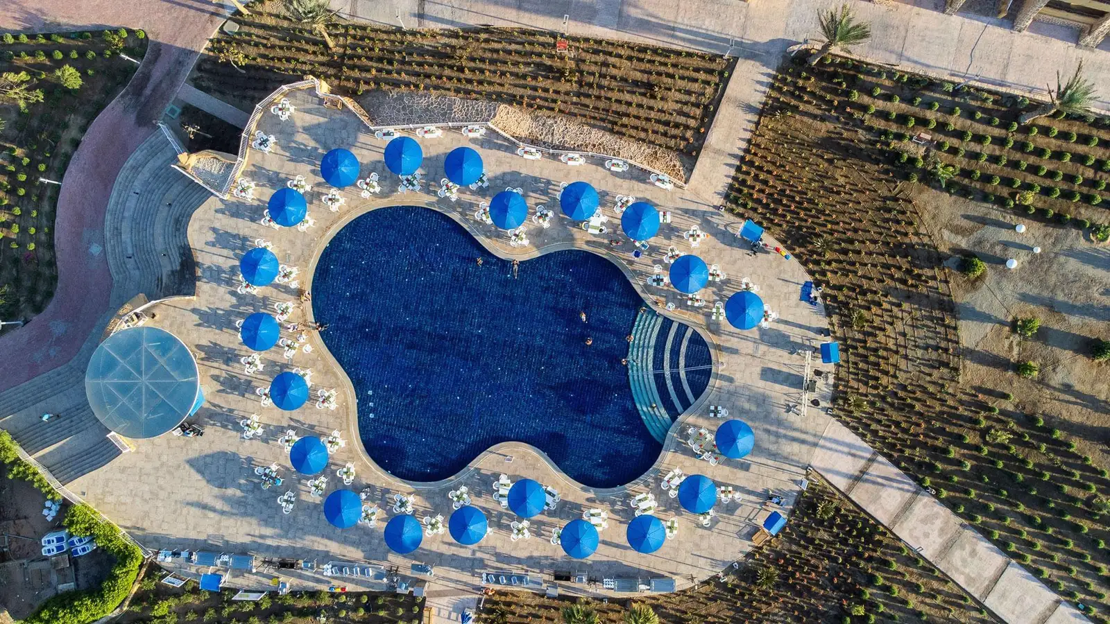 Pickalbatros Portofino Vita Resort in Marsa Alam de droneview fotos van het zwembad