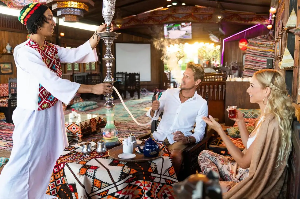Three Corners Happy Life Beach Resort in Marsa Alam bij de sisha lounge