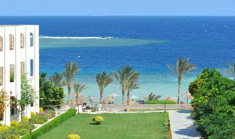 Royal Brayka Beach Resort in Marsa Alam met zeezicht