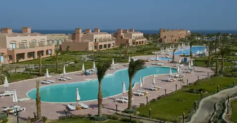 Sentido Akassia Beach in Marsa Alam de zwembaden van het resort van een hoogte