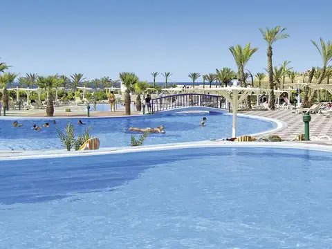 Utopia Beach Club in Marsa Alam bij het zwembad met zeezicht