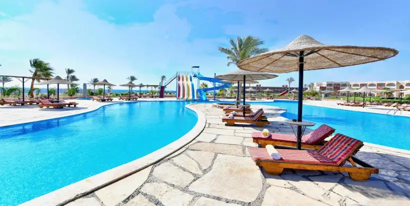 Bliss Nada Beach Resort in Marsa Alam de glijbanen van het resort