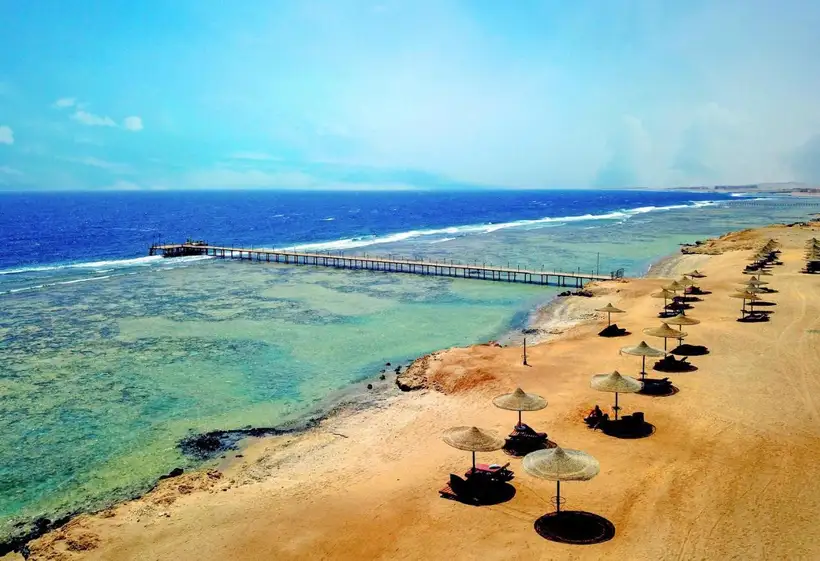 Bliss Nada Beach Resort in Marsa Alam bij het strand met zicht over de zee
