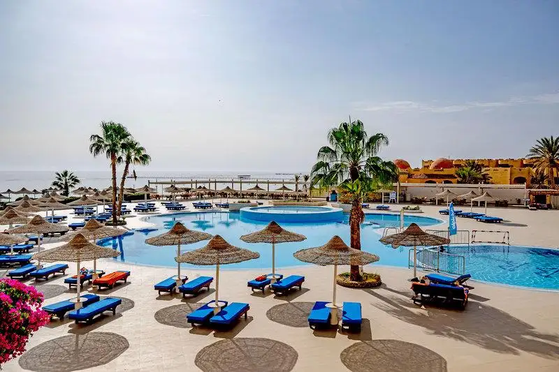 Blue Reef Resort in Marsa Alam de zwembaden van het resort