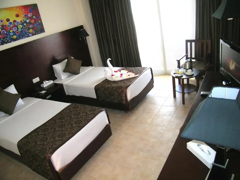 Royal Brayka Beach Resort in Marsa Alam een van de slaapkamers van het resort