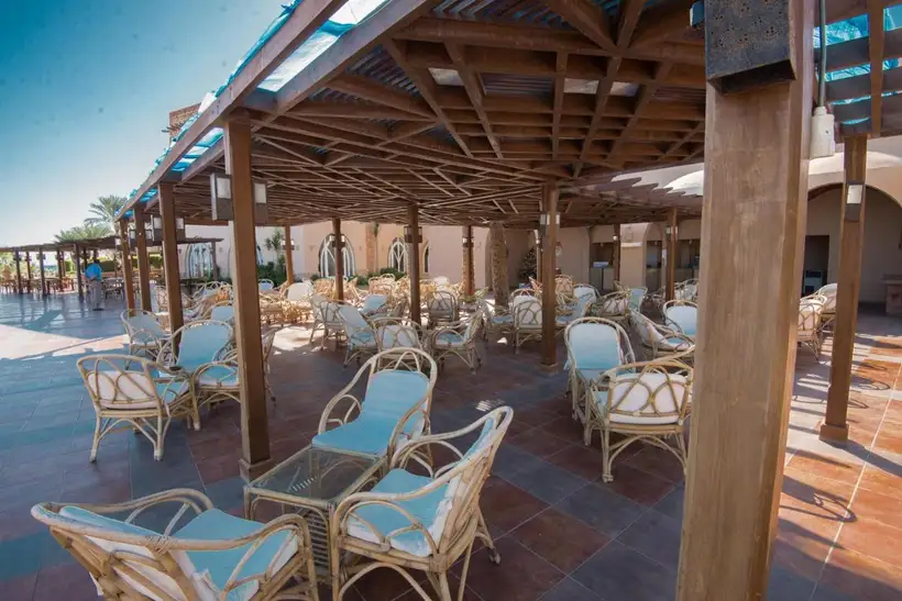 Shams Alam Beach Resort in Marsa Alam op het terras van het resort