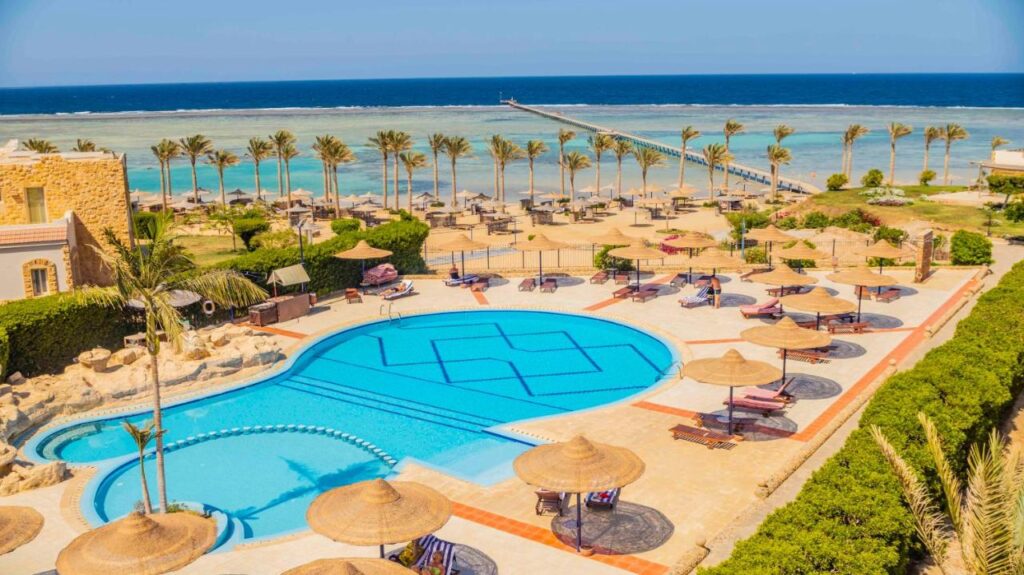 Blend Elphistone Resort in Marsa Alam het zwembad van het resort