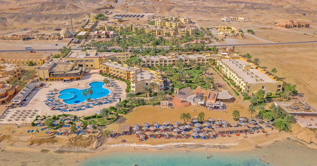 Blue Reef Resort in Marsa Alam de droneview van het resort