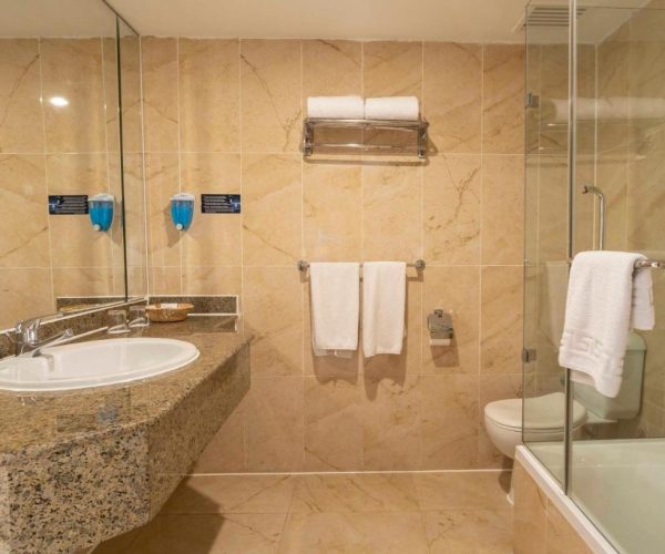 Blend Elphistone Resort in Marsa Alam de badkamer van een van de slaapkamers
