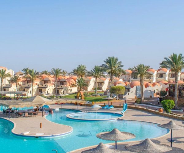 zwembaden van Crystal Beach Resort in Marsa Alam