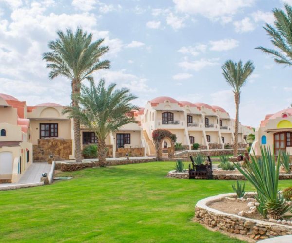 Protels Crystal Beach Resort in Marsa Alam de binnentuin van het resort