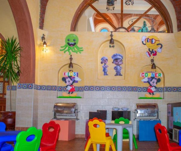Protels Crystal Beach Resort in Marsa Alam de kidsclub van het resort