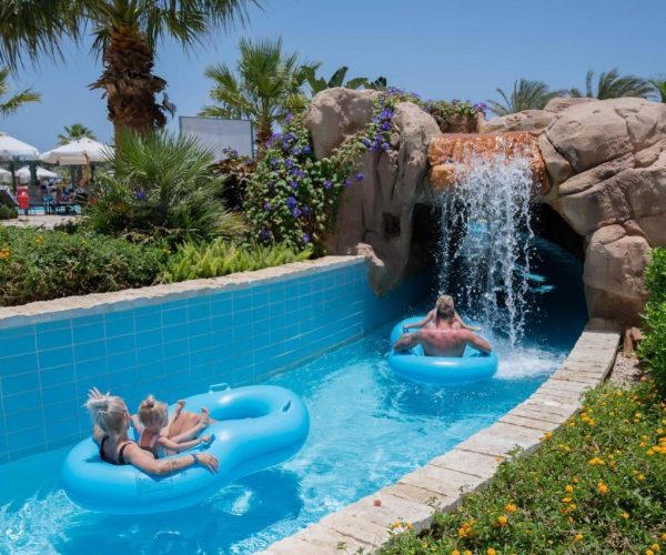 Sataya Resort in Marsa Alam in de laguna rivier